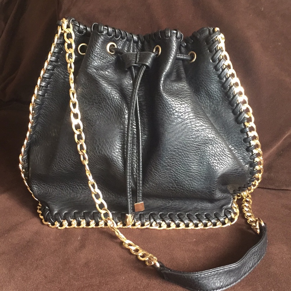 Drawstring handbag